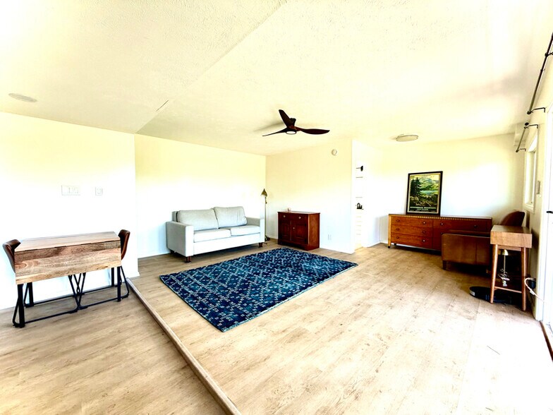 Building Photo - 93 Ulumalu Rd