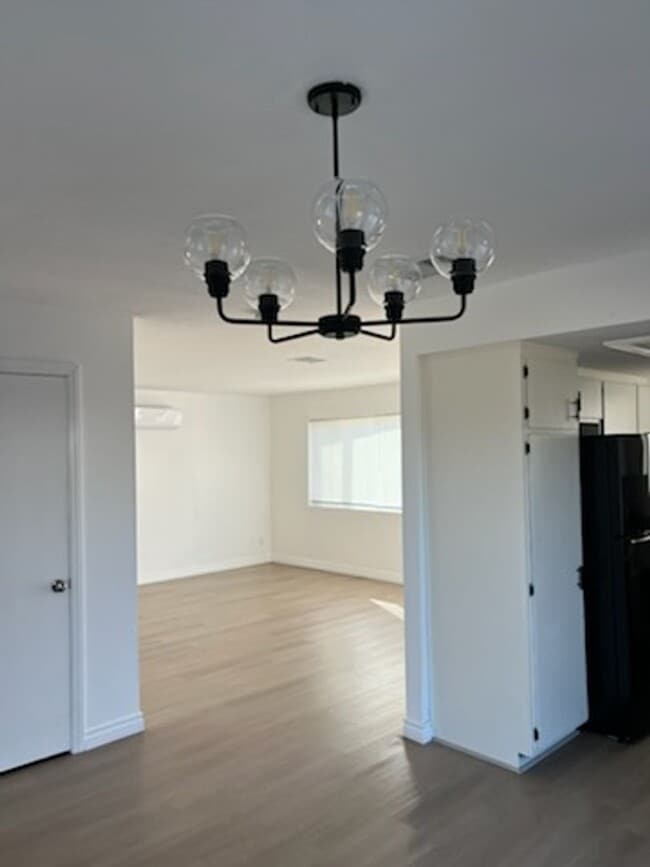 Building Photo - Cozy 2 Bedroom 1 Bathroom Home