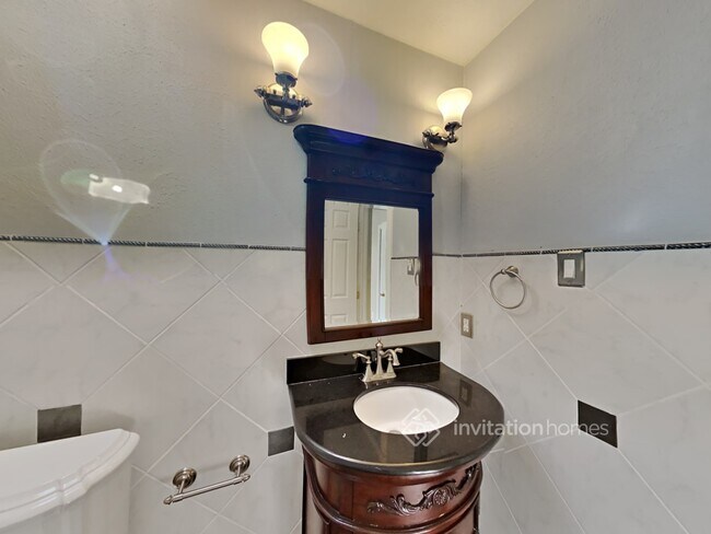 Building Photo - 230 Magic Oaks Dr