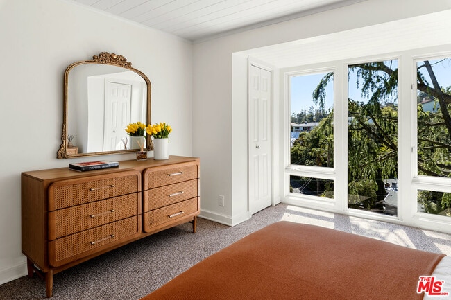 Building Photo - 2251 Sunset Heights Dr