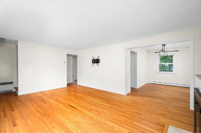 Building Photo - 714 Forest Ave