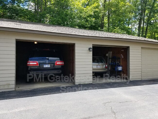 Building Photo - 10555 Montgomery Rd