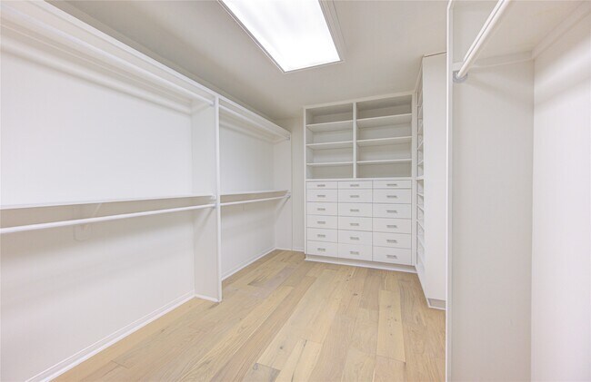 Building Photo - 50 Saddlebrook Ln