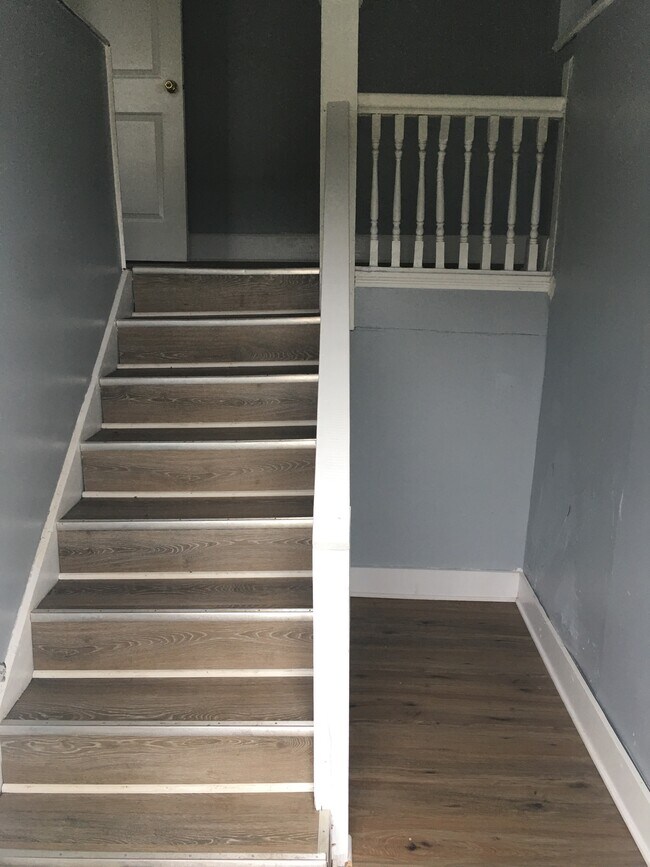 Building Photo - 2610 Winthrop Ave