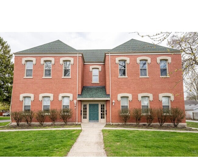 Building Photo - 1422 Lyon St