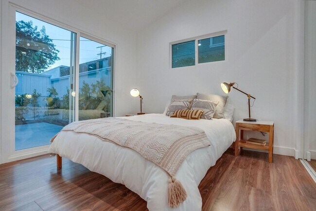 Building Photo - 5135 N Eagle Rock Blvd