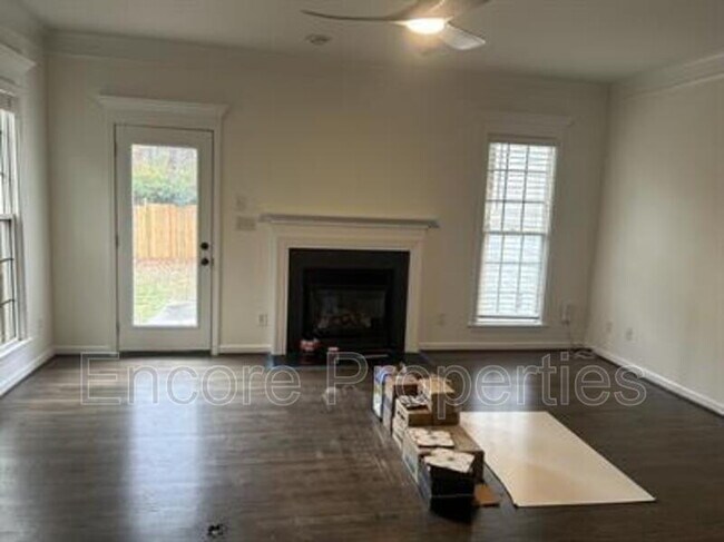 Building Photo - 2220 Bellaire Ave