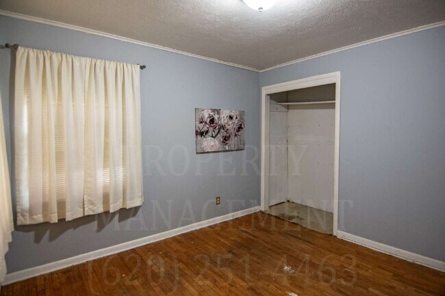 Building Photo - 3 Bedroom 1 Bath