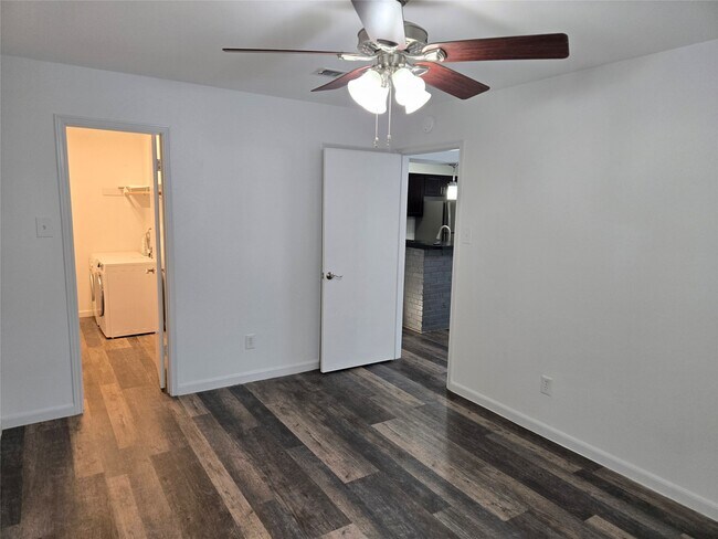 Building Photo - 839 Wax Myrtle Ln