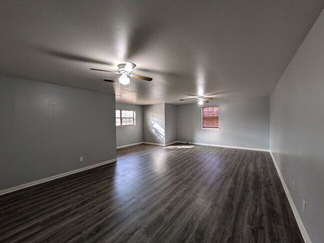 Building Photo - 6350 Arrowhead Dr