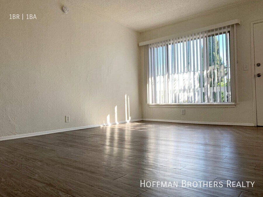 Building Photo - 4845 W Slauson Ave