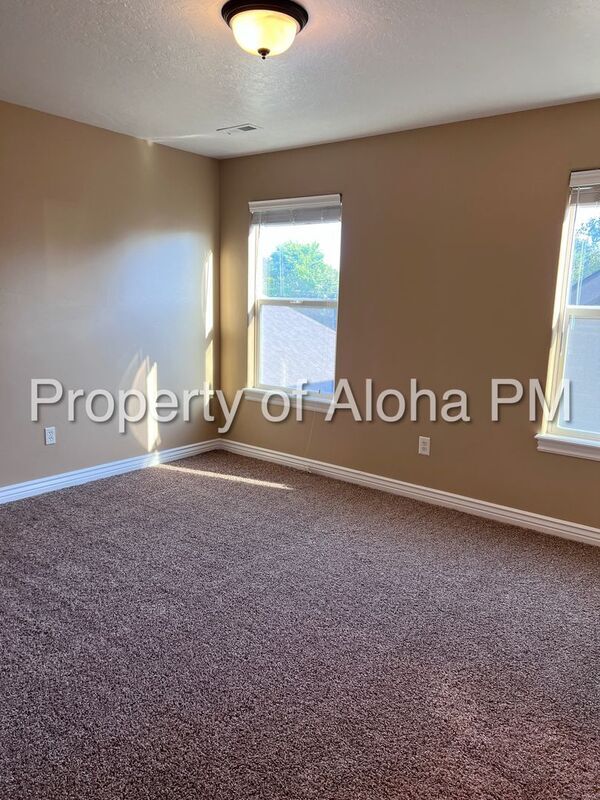 Building Photo - 4542 Brennen St W
