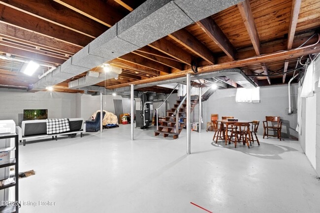 Building Photo - 726 Parkway Dr