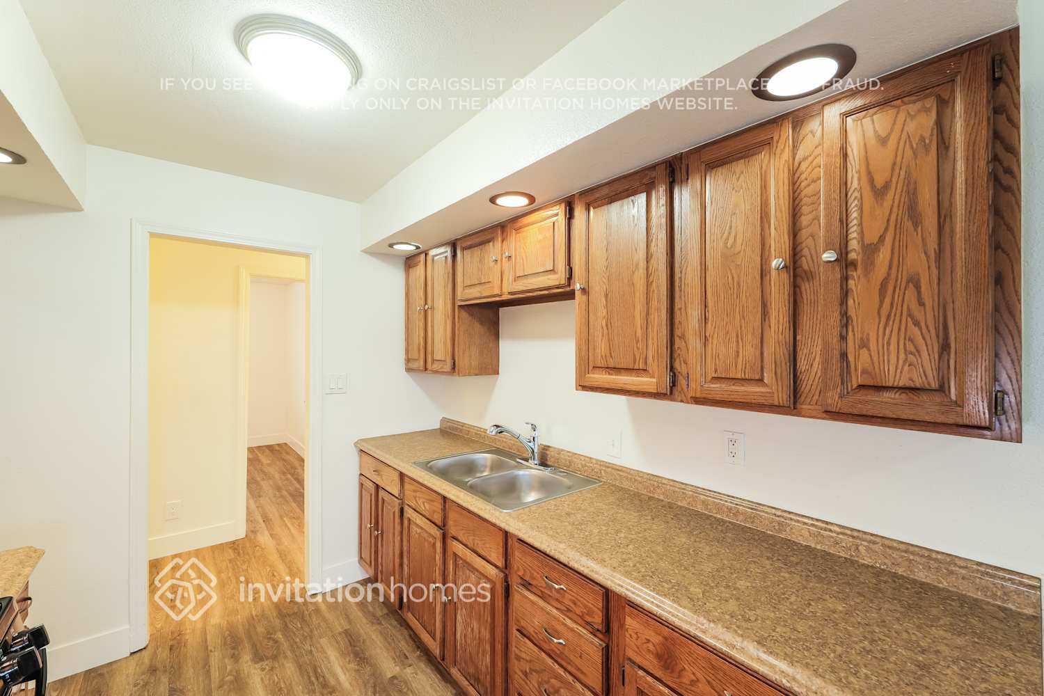 Building Photo - 405 Concord St