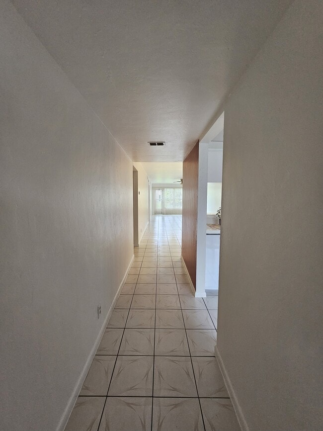 Building Photo - 4140 Looking Glass Ln