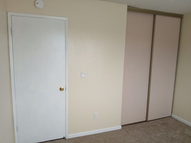 Building Photo - 400 Mokelumne Dr