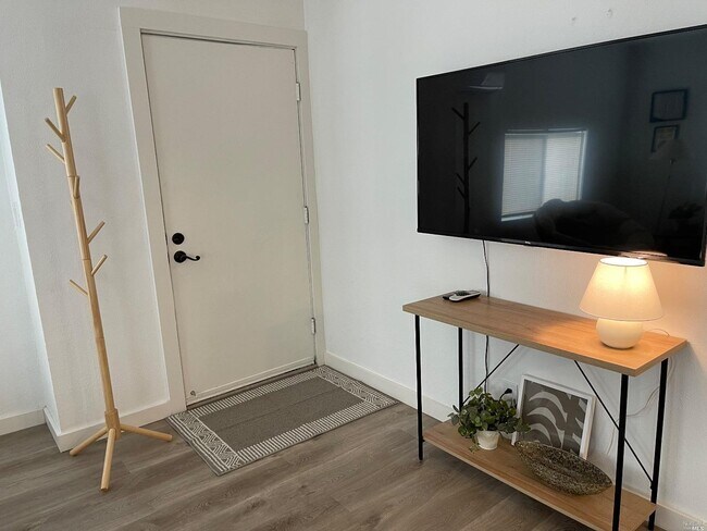 Building Photo - 5168 State Hwy 20