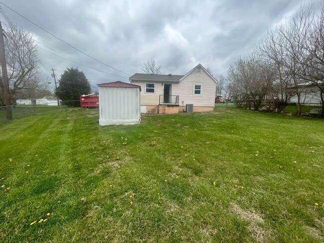 Building Photo - Newly updated home in Radcliff, KY!