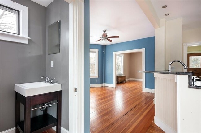 Building Photo - 5 Cummings Rd