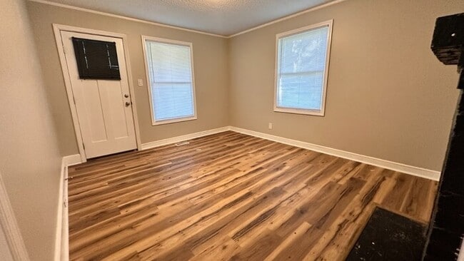 Building Photo - Modern Comfort Meets Nature — 2-Bed, 1-Bat...