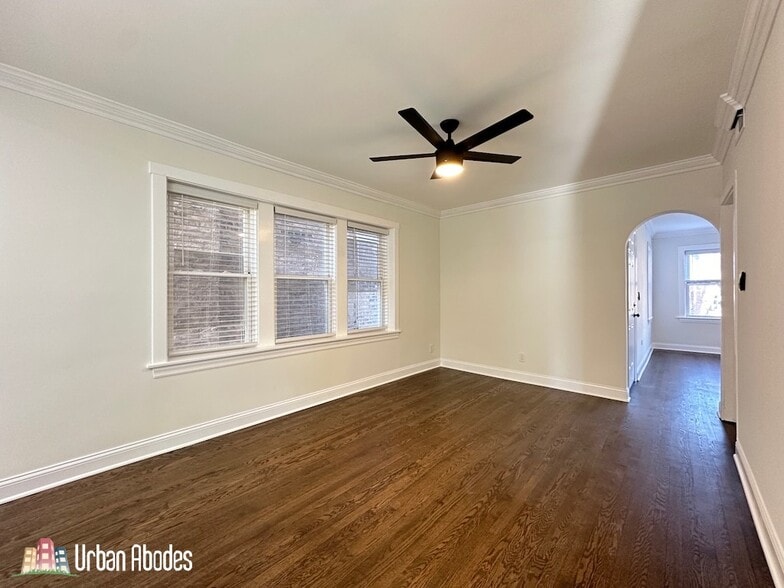 Building Photo - 3045 W Addison St