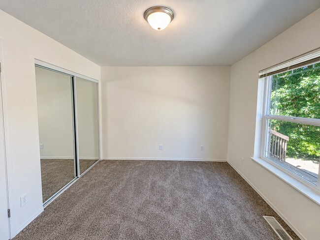 Building Photo - 5969-5979-5979 Nelson Pl SE