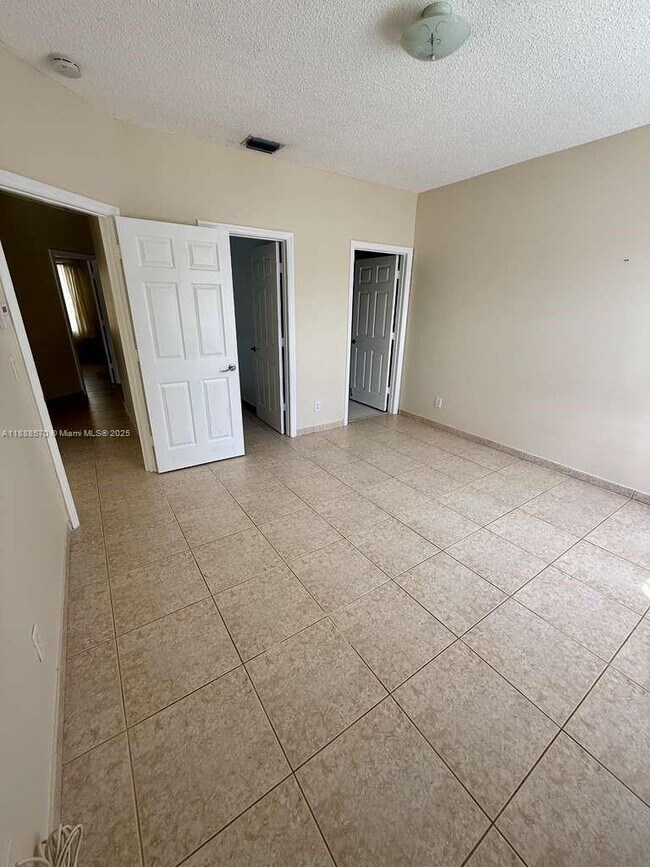 Building Photo - 16111 Emerald Cove Rd