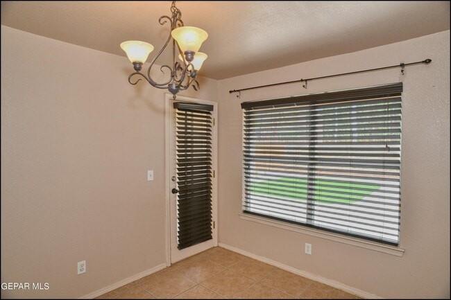 Building Photo - 3140 Tierra Encino Dr