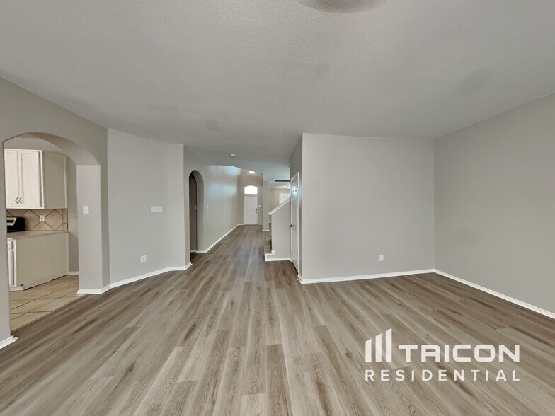 Building Photo - 4512 Ridgeway Dr