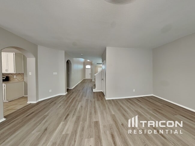 Building Photo - 4512 Ridgeway Dr