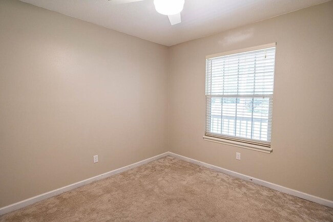 Building Photo - 4679 Inisheer Dr