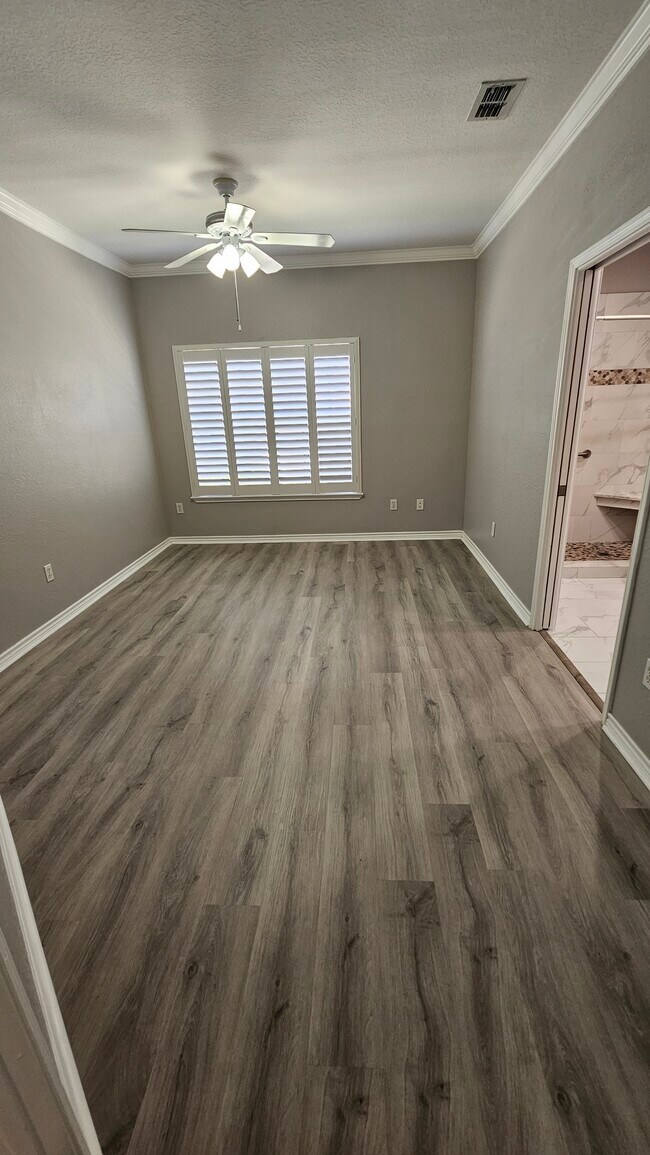 Master bedroom - 4333 Bayside Village Dr