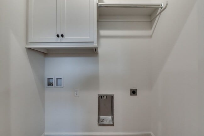 Building Photo - Welcome to Bungalow Heights! Edmond Townhome w/ Balcony, Yard & Resort Amenities