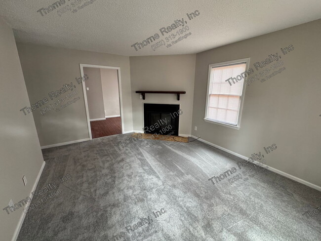 Building Photo - 2255 Sherwood Ave