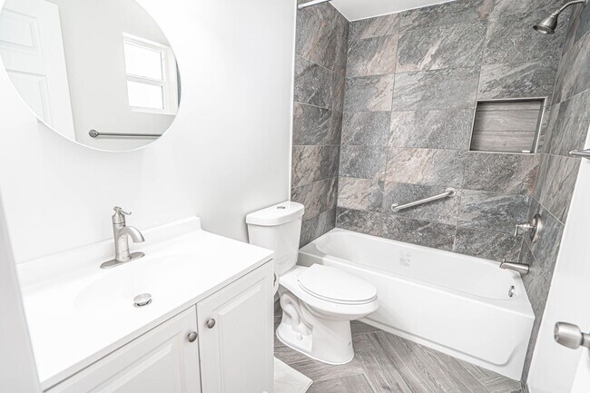 Building Photo - Accessory Dwelling Unit -  2 Bedroom Unit ...