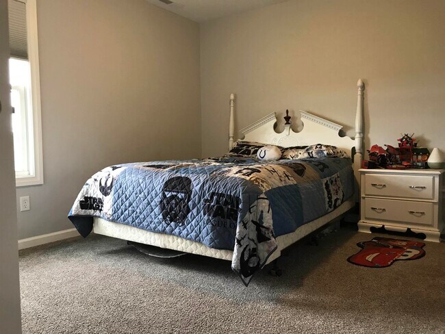 Building Photo - 2119 Meadowsweet Pkwy