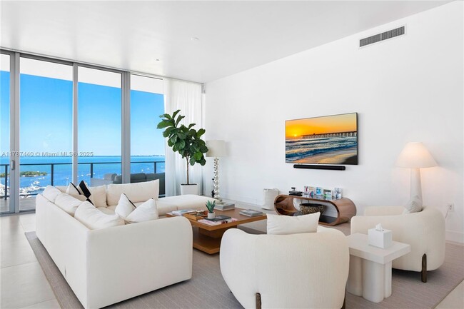 Building Photo - 2669 S Bayshore Dr