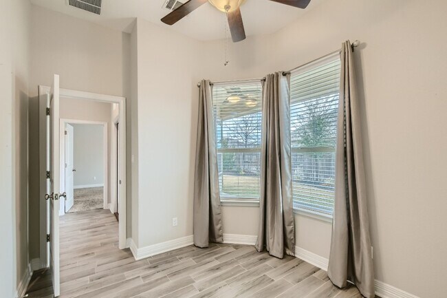 Building Photo - 764 Bonnet Blvd