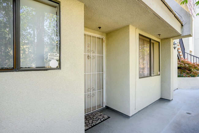 Building Photo - 422 Hawthorne St