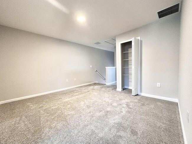 Building Photo - 14860 Harvest St