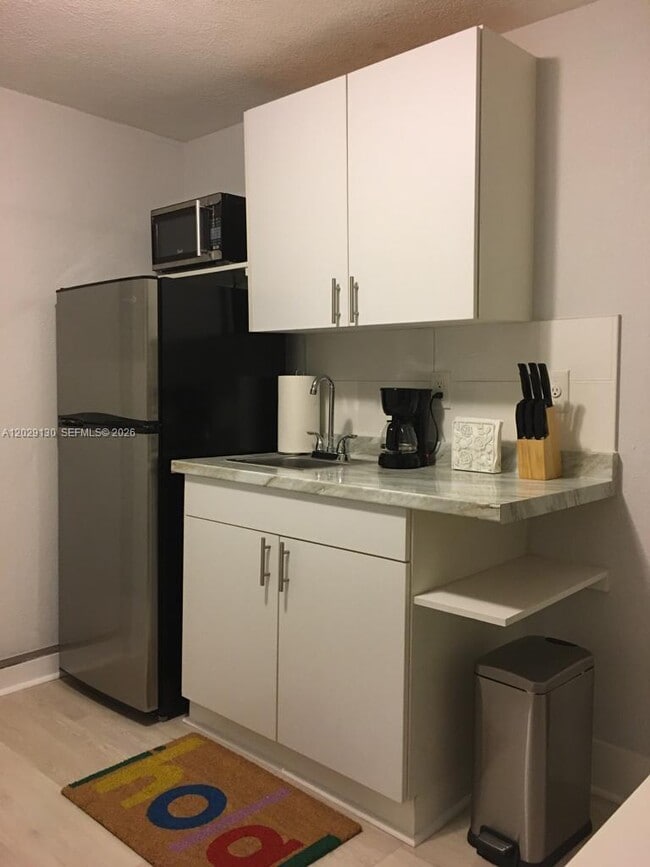Building Photo - 7525 S Waterway Dr