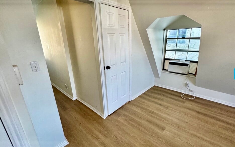 Building Photo - 459 N Alfred St