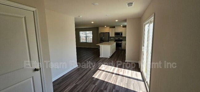 Building Photo - 1615 Cannonball Ln