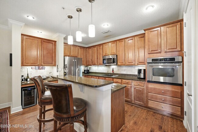 Building Photo - 4300 S Beach Pkwy