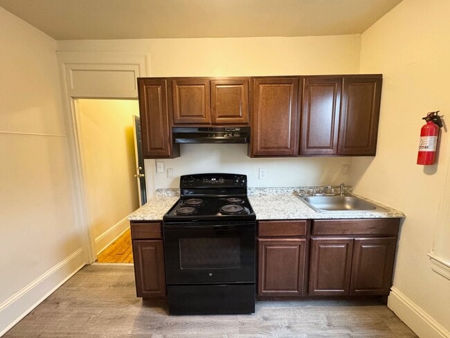 Building Photo - NEVI425