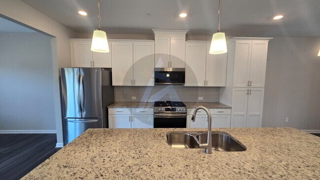 Building Photo - 209 Commons Ave