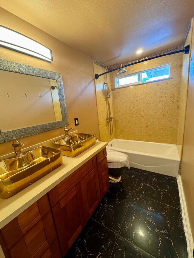 Building Photo - Rarely available 4 bed, 3 bath w/ a pool i...