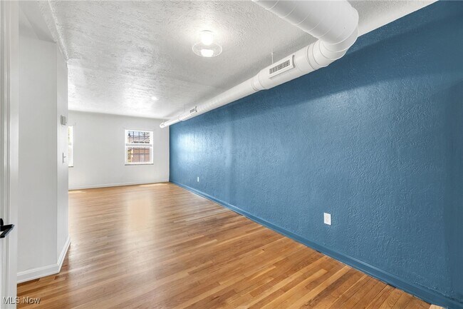 Building Photo - 12900 Madison Ave