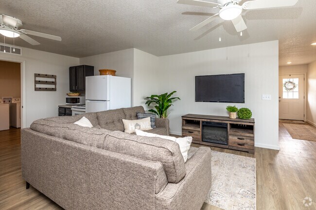 3BR, 2BA - Elizabeth/1,235 SF - Terrace View by Kading