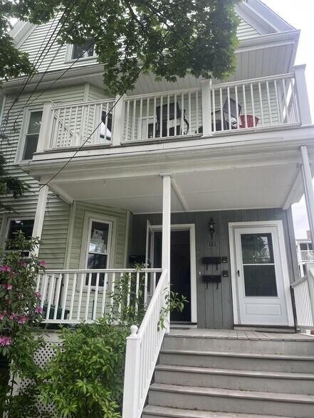 Building Photo - 121 Highland Rd